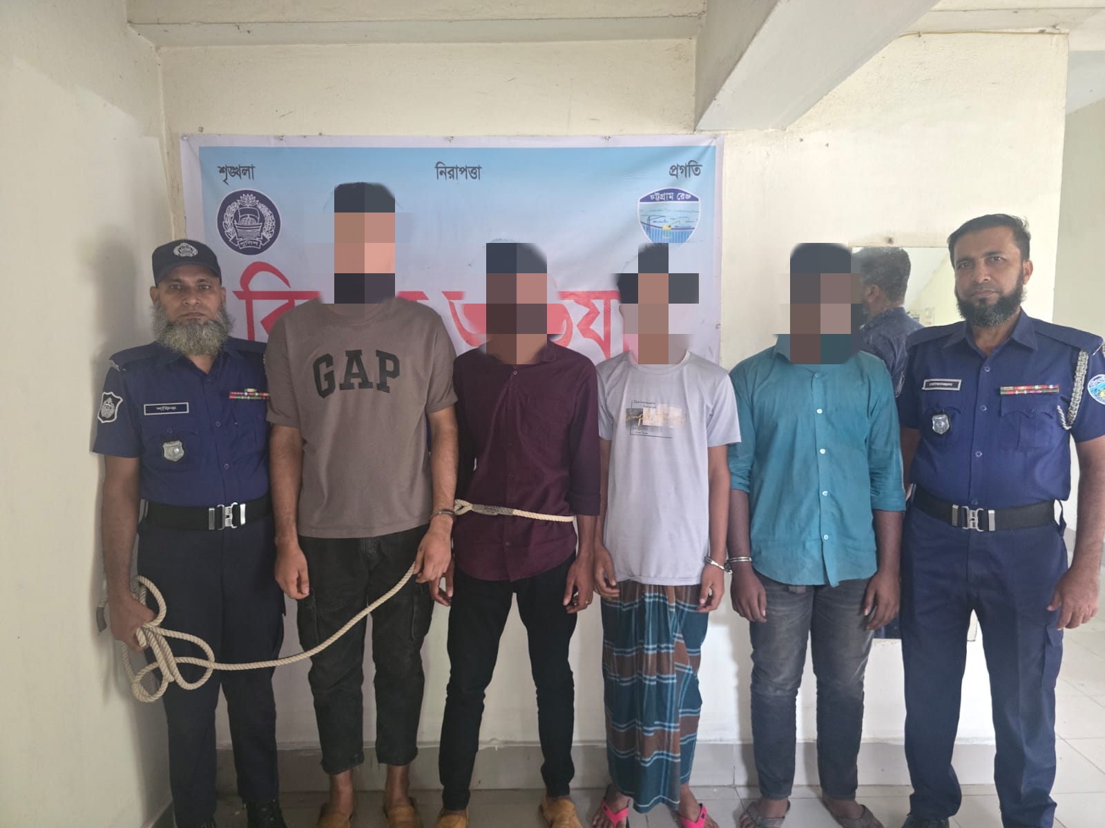 লক্ষ্মীপুরের চন্দ্রগঞ্জে অপহরণের মামলায় গ্রেফতার- ৪